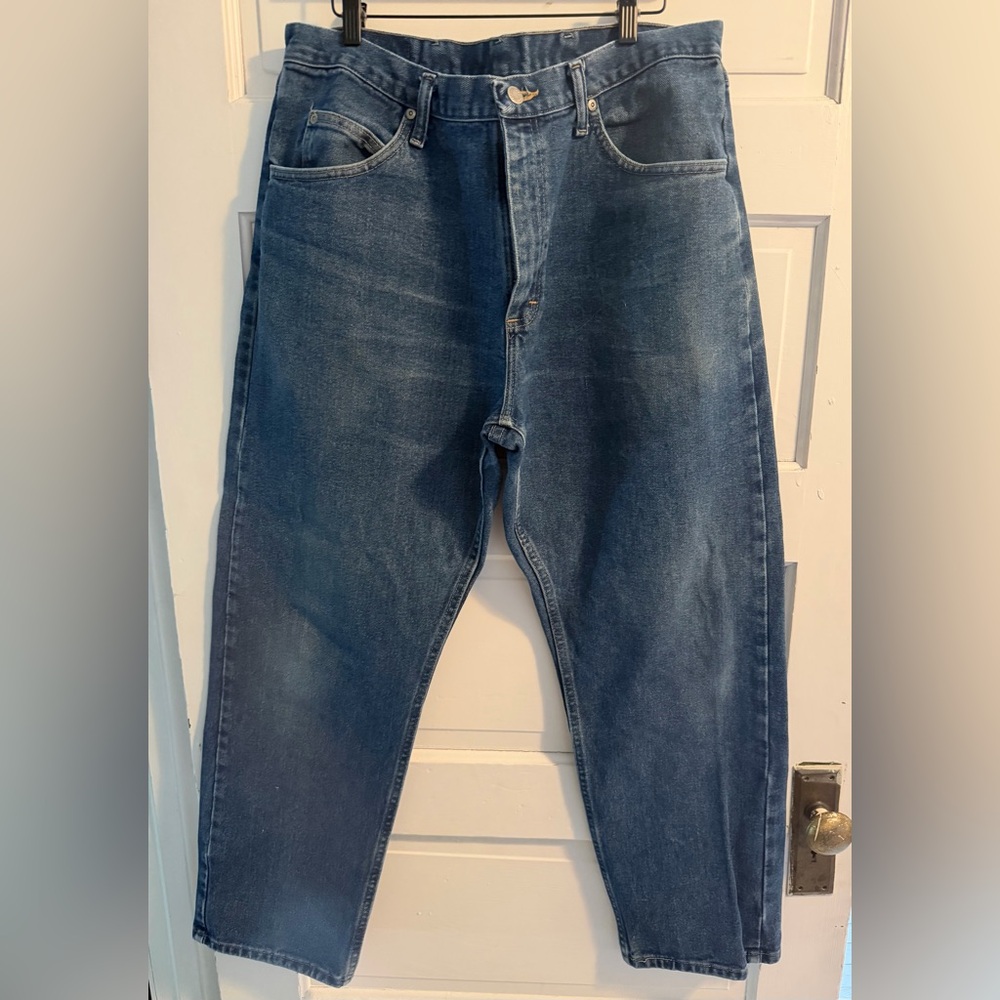Wrangler Men's Relaxed Fit Jeans in Mid Blue Wash
